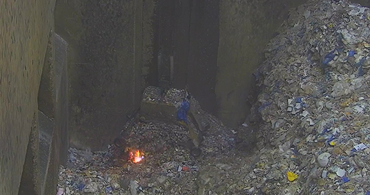 �ʐ^���N���b�N����ƁAYoutube�ōĐ�����܂�